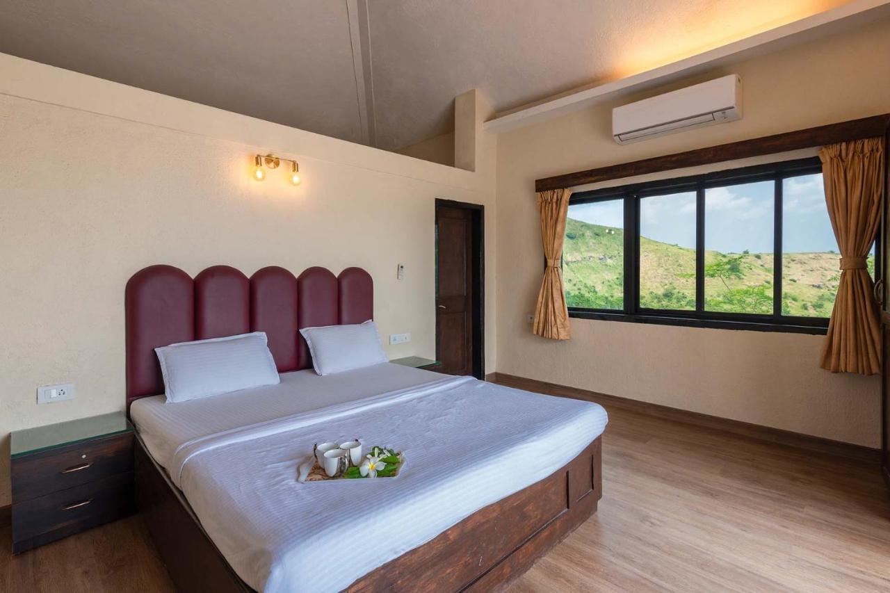 Dazzle By Stayvista - Unwind In A Mountain-city View With A Terrace Pool *