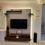 Casa Del Capitan-2Bhk With Private Pool & Lawn.