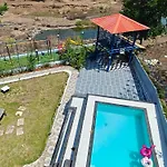 Sunils Villa With Private Pool, Machan And Play Area In Karjat