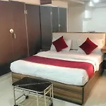 Hotel O The Moonwyn Suites