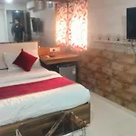 Hotel O The Moonwyn Suites