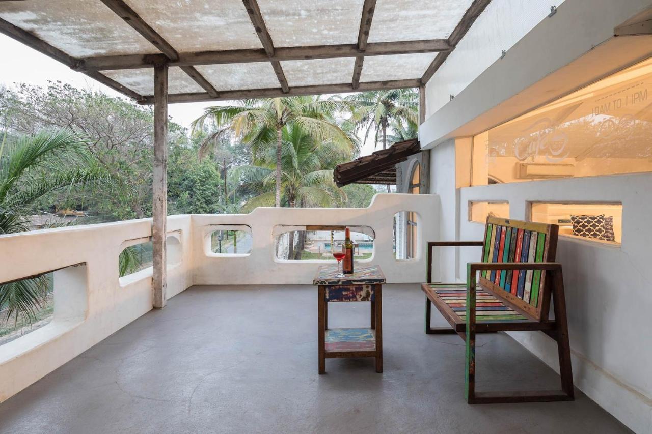 Villa Stayvista's Casa Blanca - Modern Elegance With A Pool, Spacious Lawn & Diverse Activities Karjat