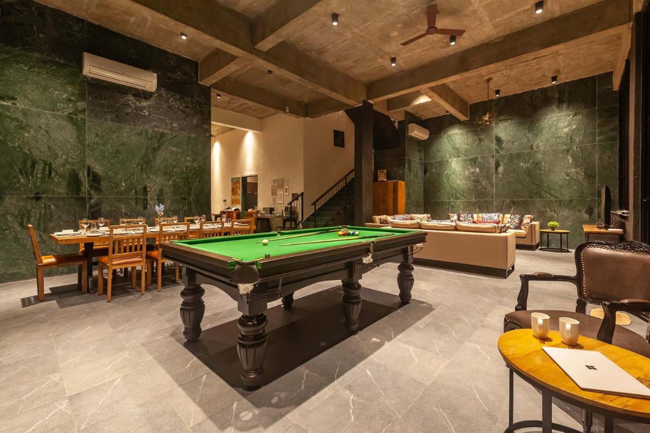 Sunset Boulevard By Stayvista: Lakeside Pet-friendly With Pool Karjat