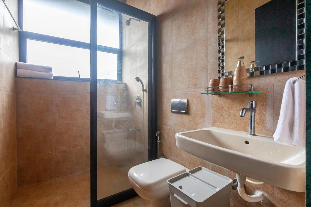 Sunset Boulevard By Stayvista: Lakeside Pet-friendly With Pool Villa *