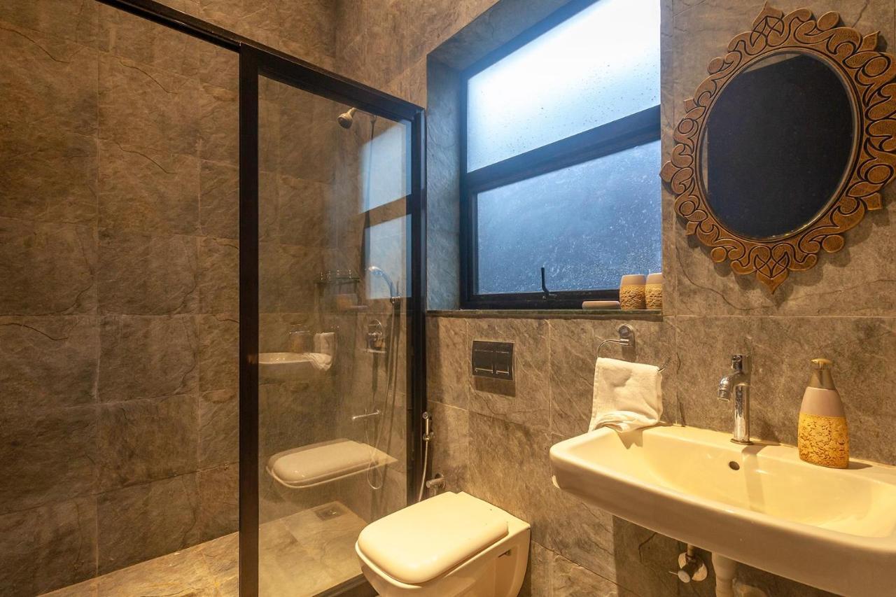 Sunset Boulevard By Stayvista: Lakeside Pet-friendly With Pool