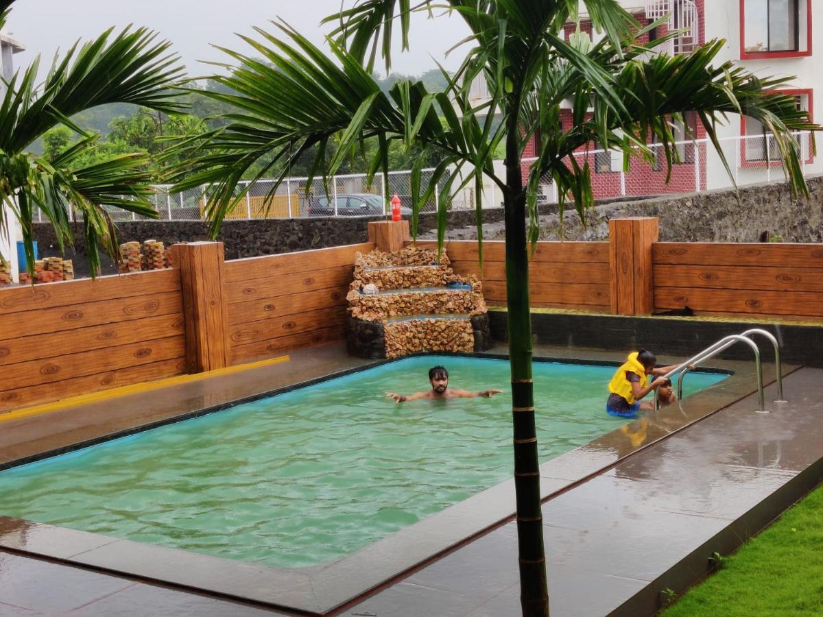 - 3 Bhk Private With Private Pool & Garden
