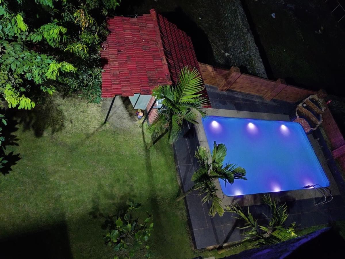 - 3 Bhk Private With Private Pool & Garden Villa Karjat