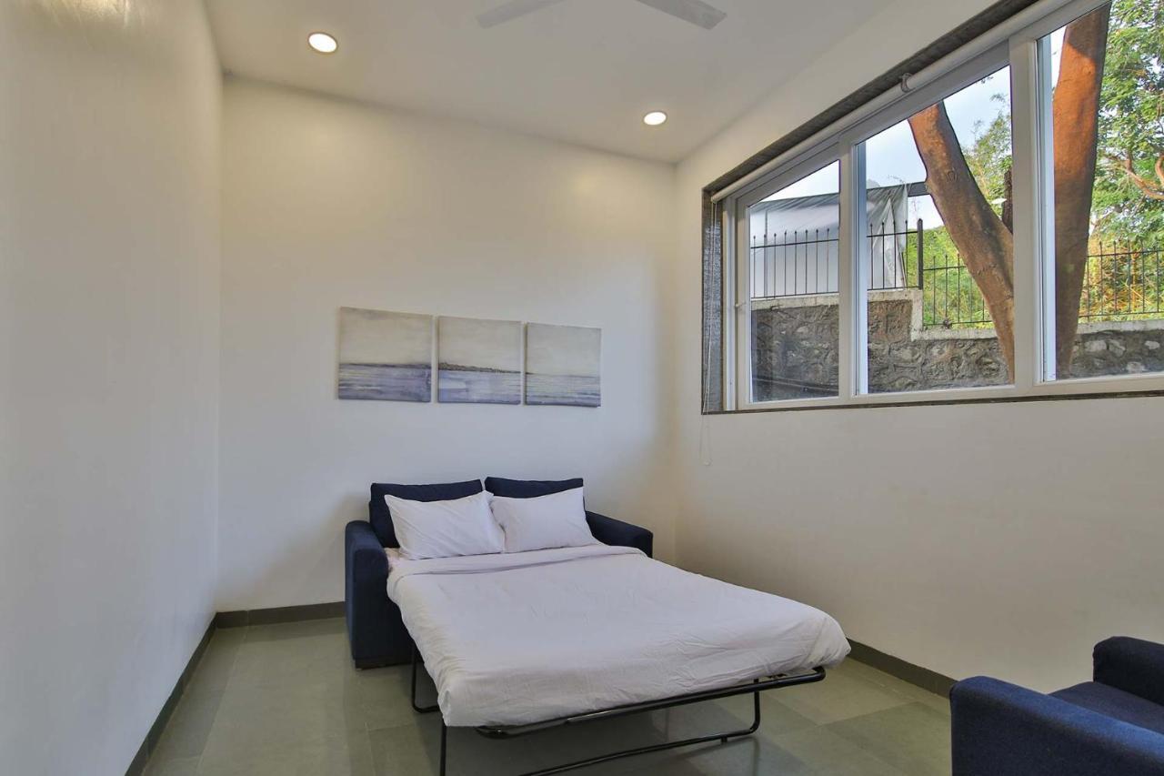 Villa Twilight Grove: Stayvista With Pool And Theatre