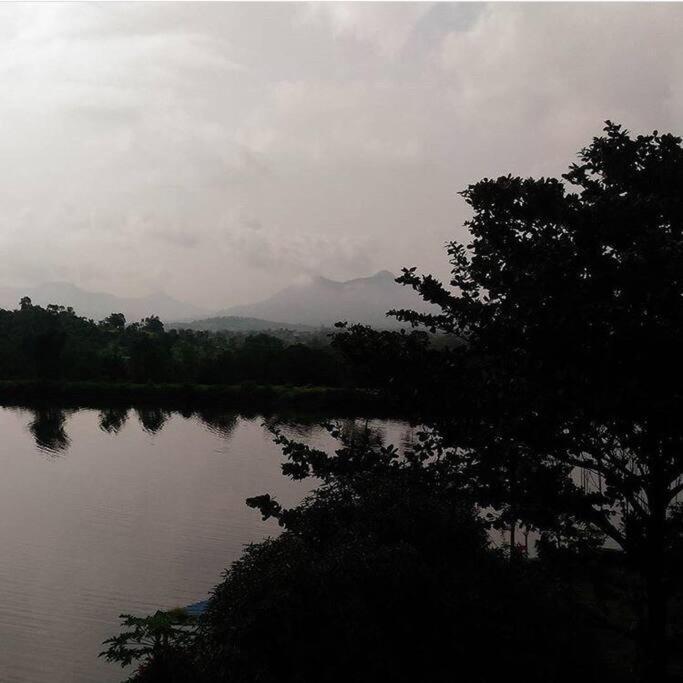 Villa Lake View 4bhk Karjat
