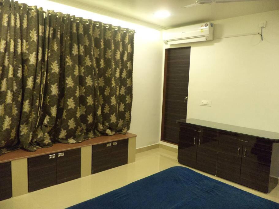Villa Lake View 4bhk *