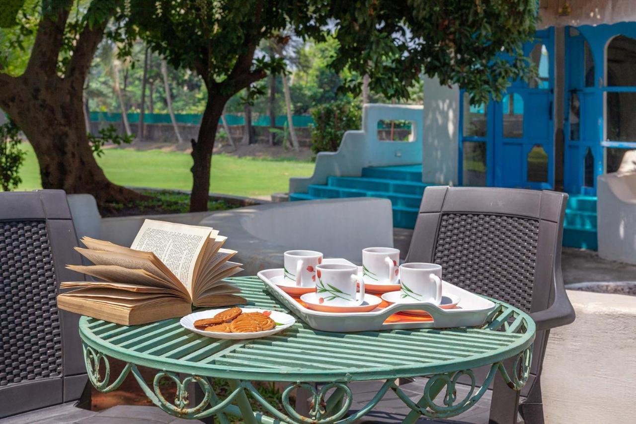 Villa Stayvista's Casa Blanca - Modern Elegance With A Pool, Spacious Lawn & Diverse Activities *