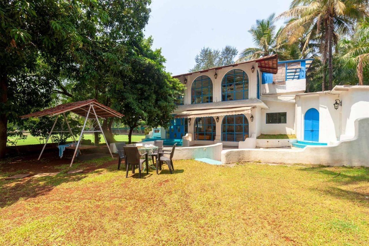 Stayvista's Casa Blanca - Modern Elegance With A Pool, Spacious Lawn & Diverse Activities Villa Karjat
