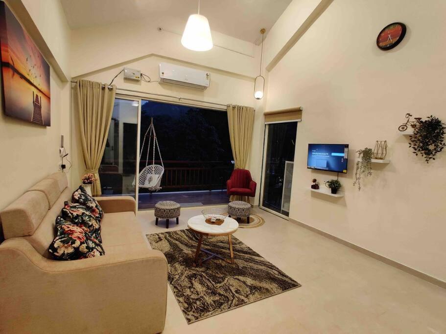 Apartment 'the Mountain Majesty': Cozy 1 Bhk Karjat