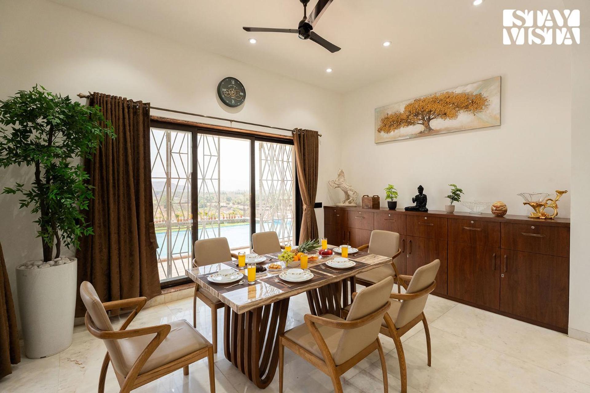 Crown Crest With Swimming Pool, Alfresco Dining & Lawn By Stayvista Villa *