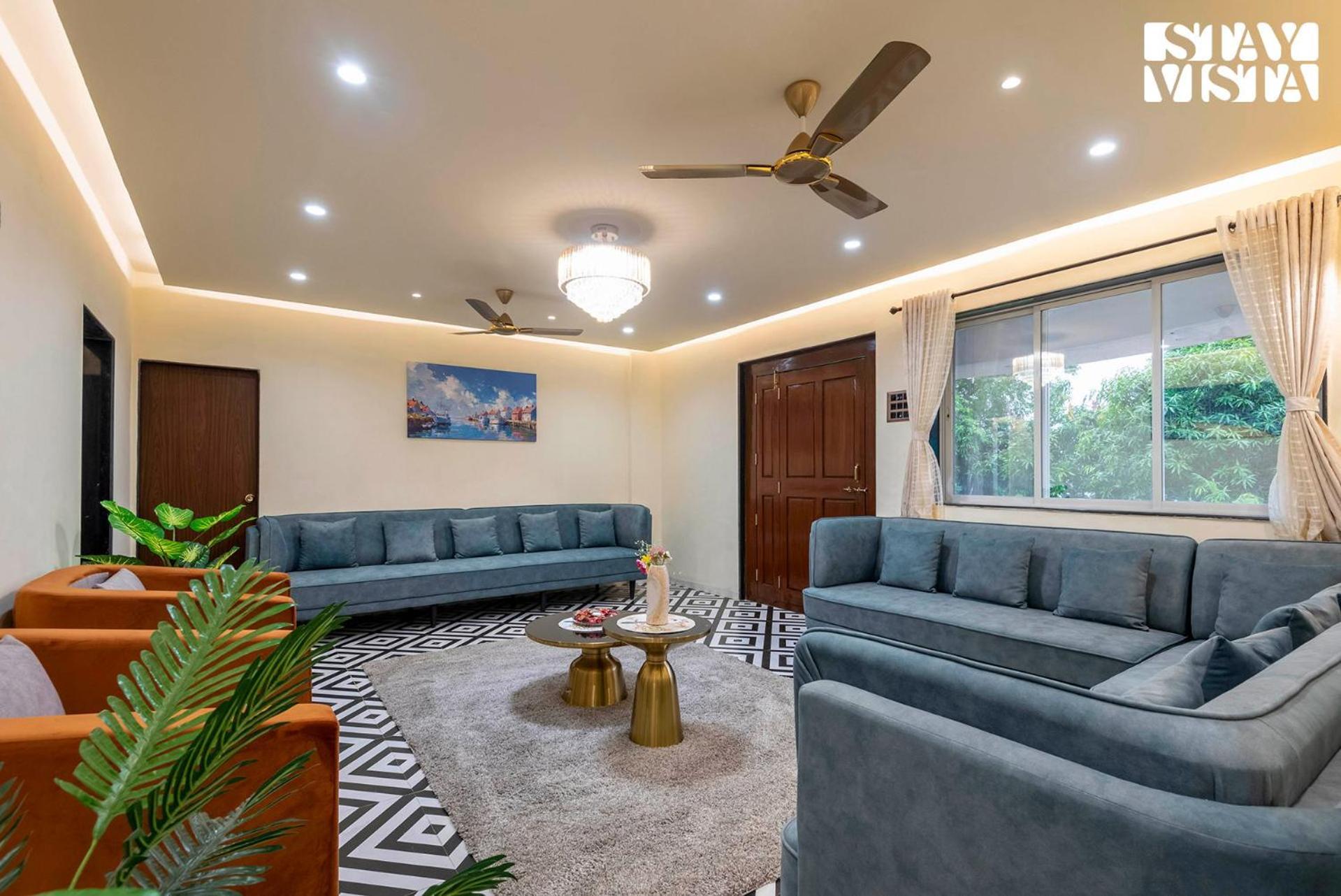 Villa Grey Hues With Swimming Pool & Lawn At By Stayvista Karjat