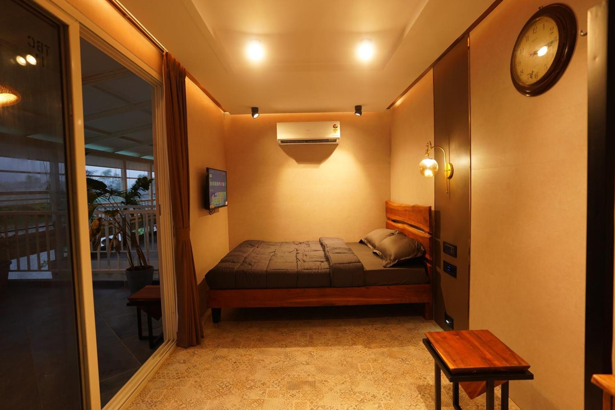 Resort The Boat Club,karjat *