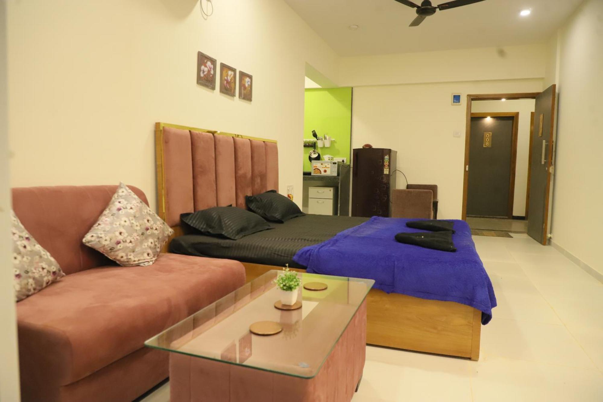 Apartment Ivy Bliss With Common Pool, B 10, Karjat