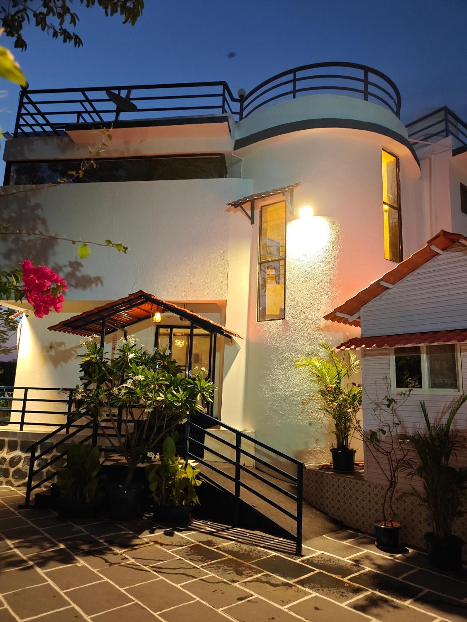 Villa Sunils With Private Pool, Machan And Play Area In Karjat