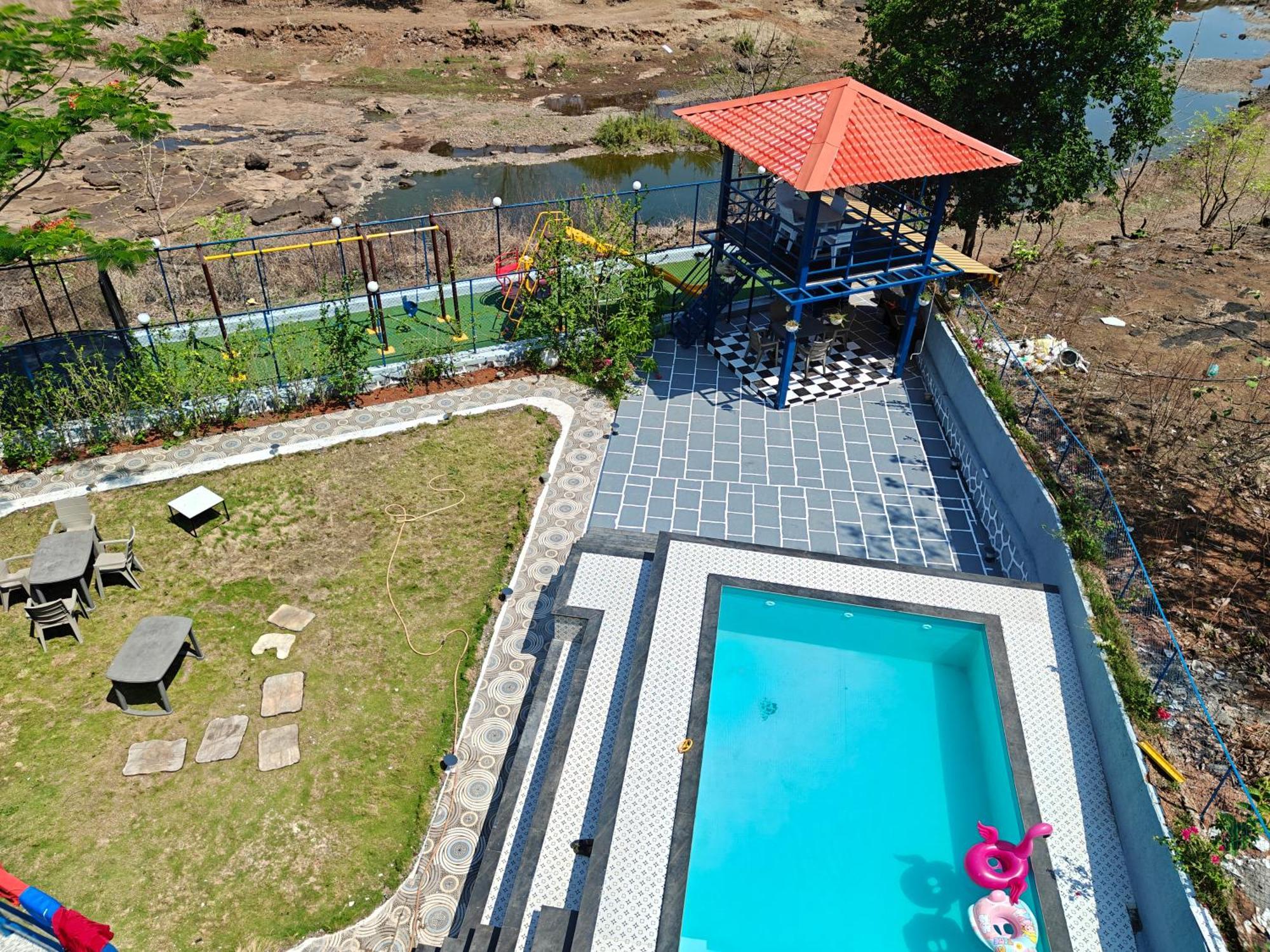 Villa Sunils With Private Pool, Machan And Play Area In Karjat