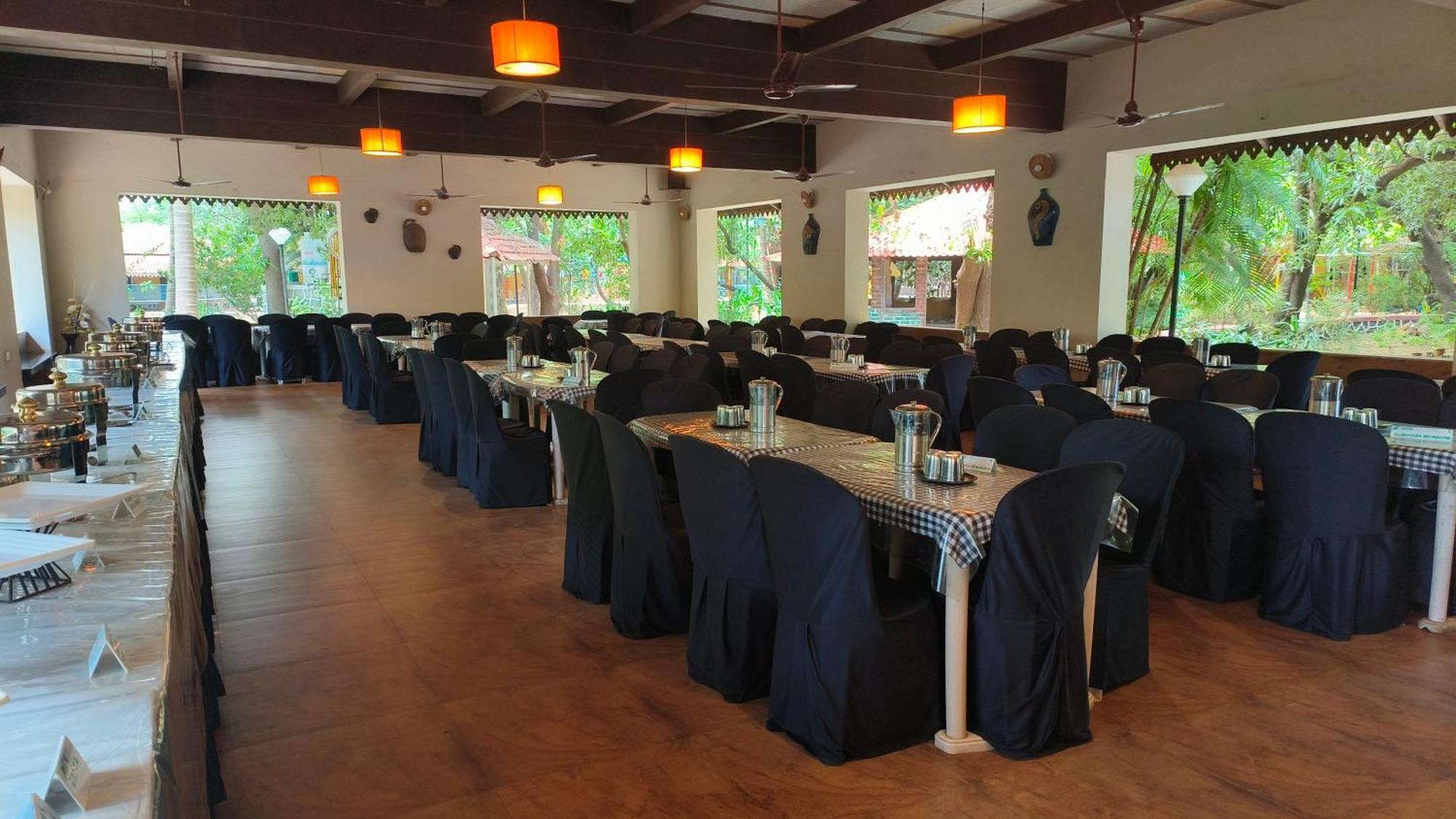 Pinewood Hotel Karjat