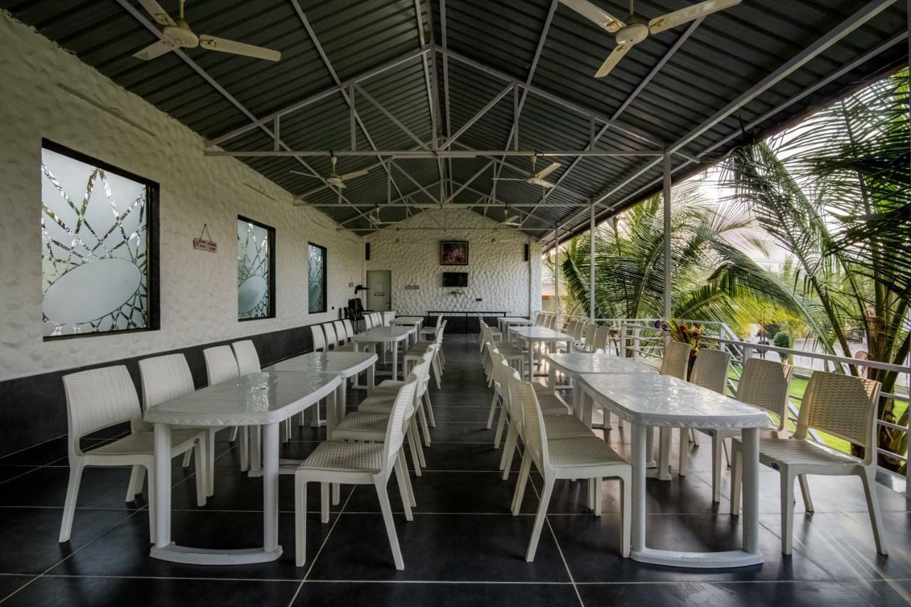 Hotel Oyo 29323 R K Farms 3*