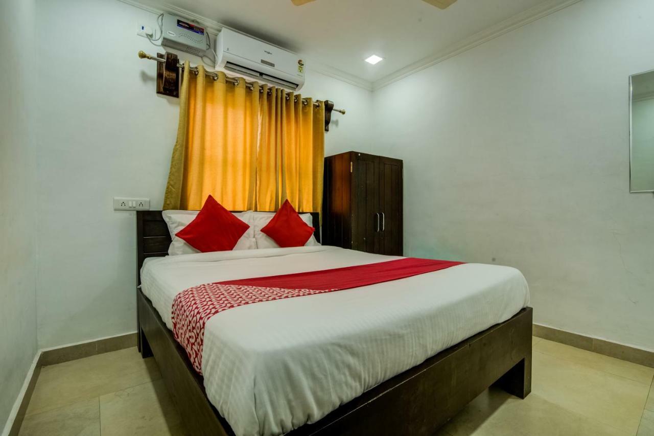 Oyo 29323 R K Farms Hotel 3*