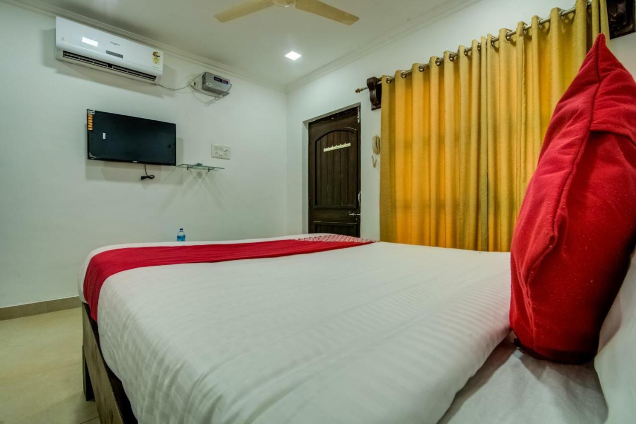 Oyo 29323 R K Farms Hotel 3*